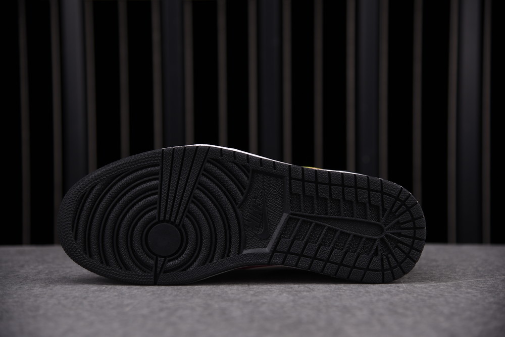 AIR JORDAN 1 LOW SE Spray Paint